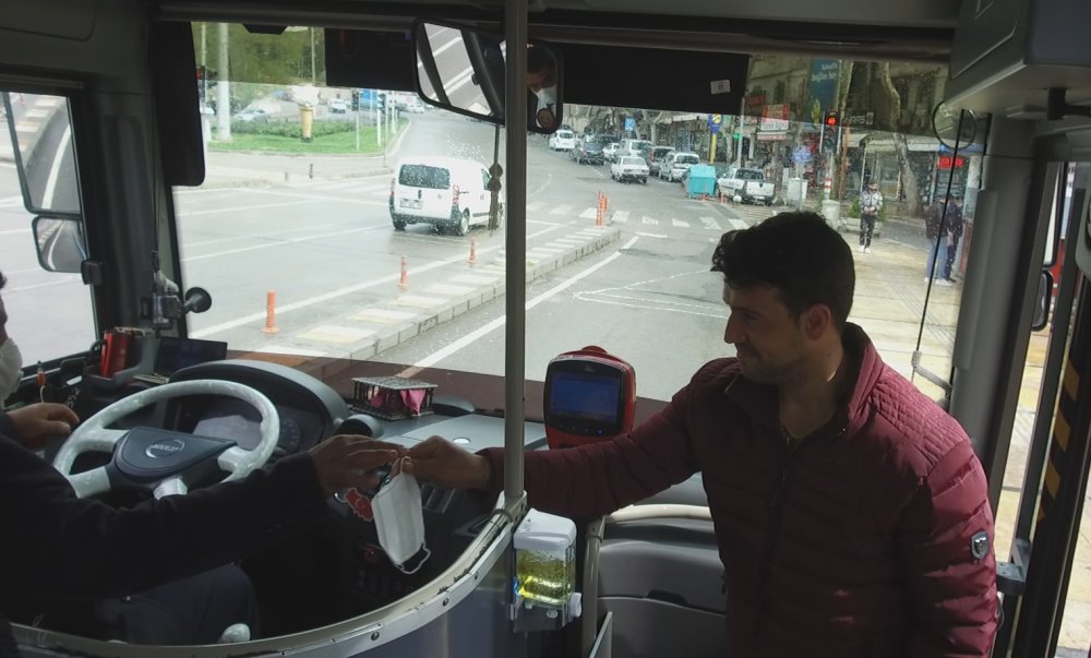 Kahramanmaraş’ta Belediye Maske Dağıttı