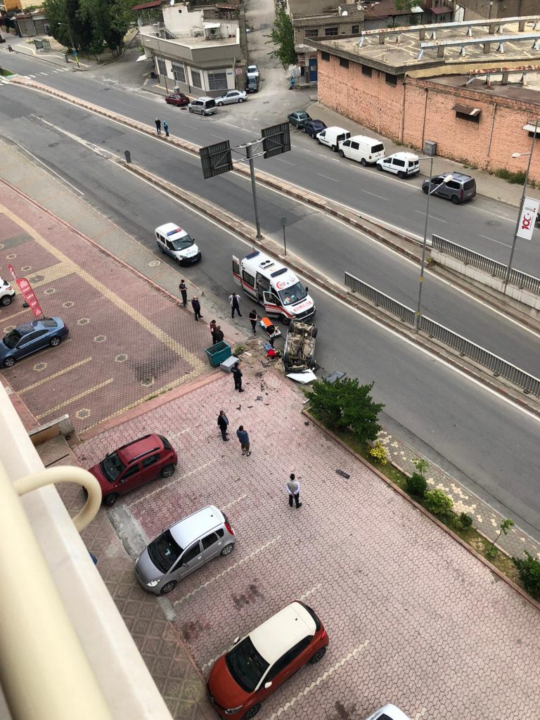 Kahramanmaraş’ta Hasel Sitesi Önünde Büyük Kaza