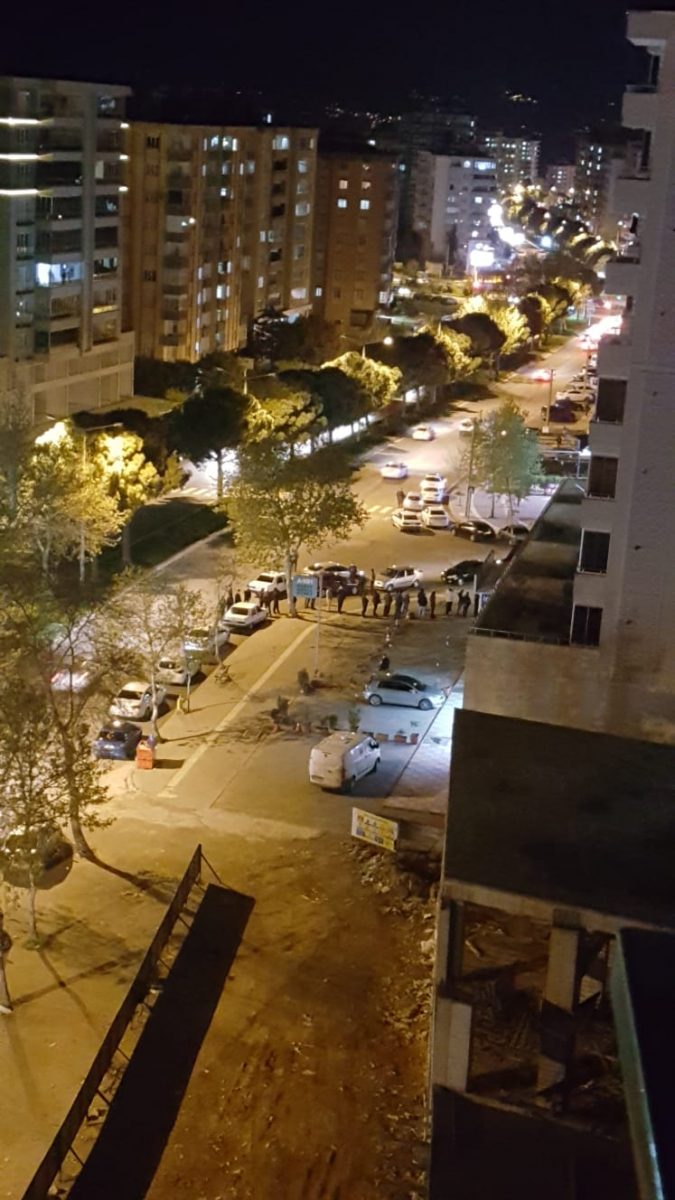 Sokağa Çıkma Yasağı Duyulunca Marketi Açtılar