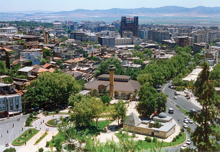 Kahramanmaraş’ta Kafeler 75 gün sonra açıldı