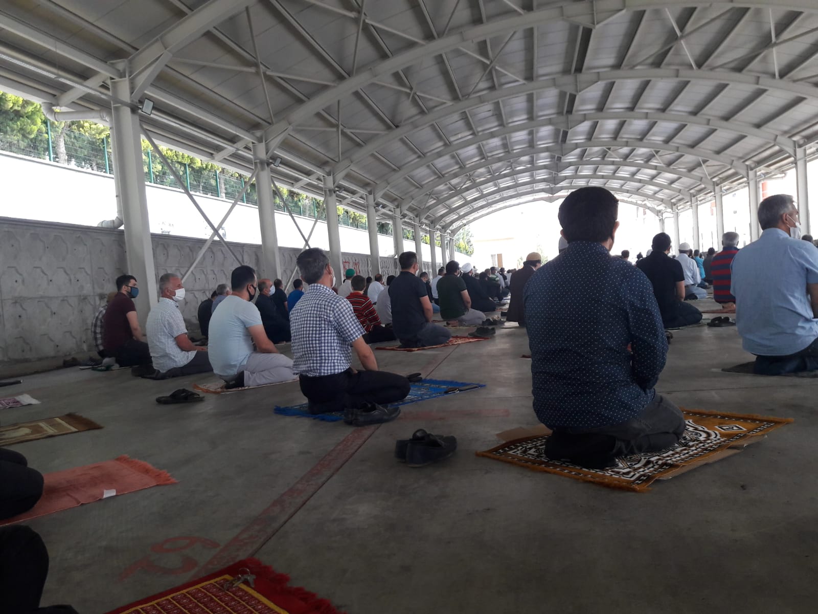 Kahramanmaraş’ta uzun zaman sonra ilk cuma namazı kılındı