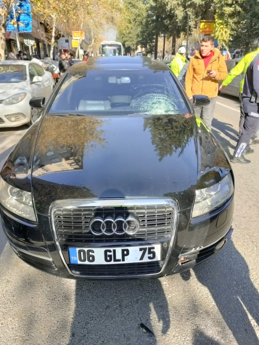 Kahramanmaraş’ta otomobilin çarptığı çocuk yaralandı