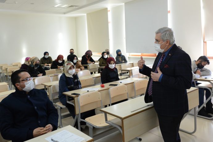 KSÜ Rektörü Niyazi Can öğrencilerin sorunlarını dinledi!