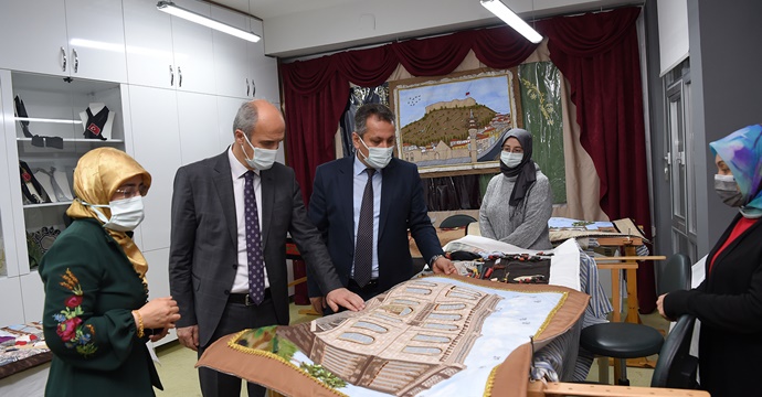 Başkan Okay ‘Kurtuluş gününde anlamlı bir sergi olacak’