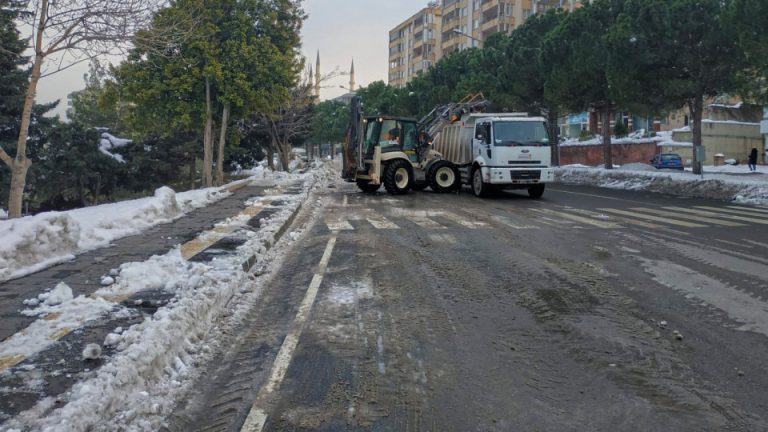 Kahramanmaraş’ta yağışın etkileri temizlenmeye başlandı!