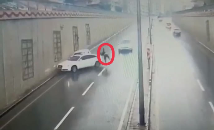 Kahramanmaraş’ta yayaya çarpmak istemeyen sürücü kaza yaptı!
