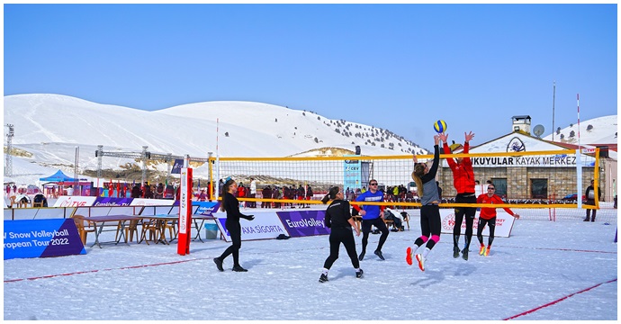 Yedikuyular Kayak Merkezi’nde Kar voleybolu Avrupa turu heyecanı!