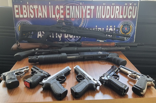 23 şüpheliden 24 silah çıktı