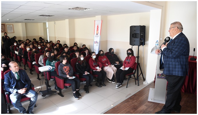 Onikişubat Belediye Başkanı Hanefi Mahçiçek, “Gençler bu izlediğiniz proje