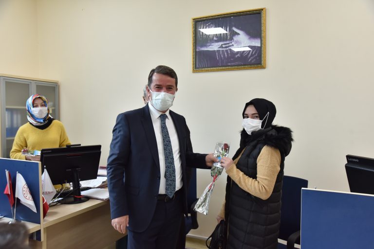 Başkan ve Hanımefendi Kadınlar gününü kutladı