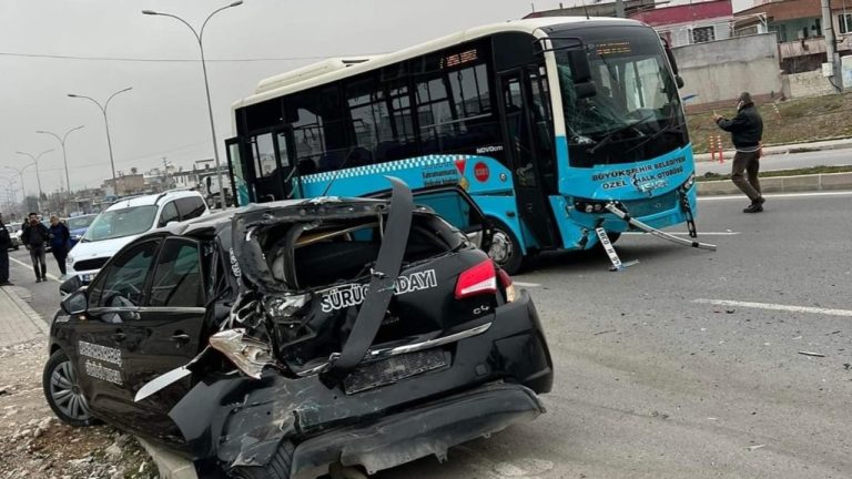 Kahramanmaraş’ta maddi hasarlı trafik kazası