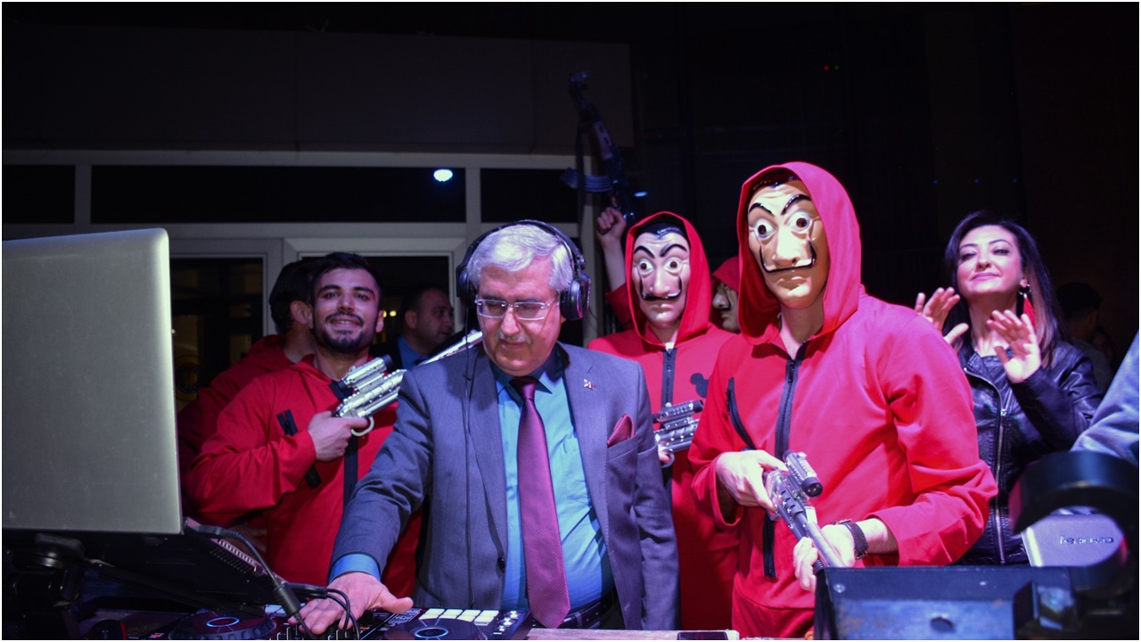 KSÜ Öğrencileri 30. Yıl Açık Hava Kutlama Programında Müzik ve Eğlenceye Doydu
