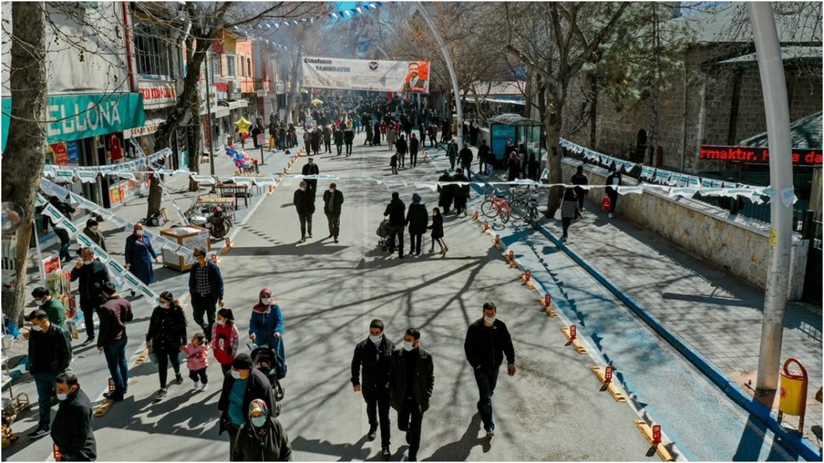 Elbistan’da ‘alışveriş bayramı’ projesinde cadde trafiğe kapatılacak!