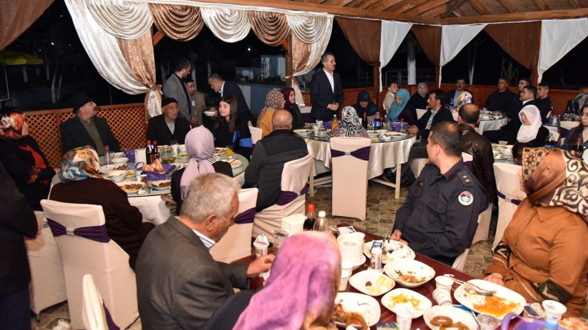 Başkan Güngör Göksun’da Şehit ve Gazi Aileleriyle İftar Yaptı