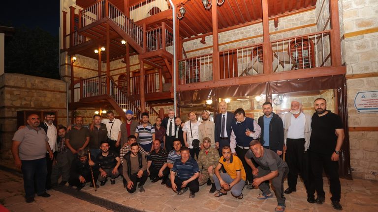 Başkan Okay bu iftar yemeğiyle gönülleri fethetti