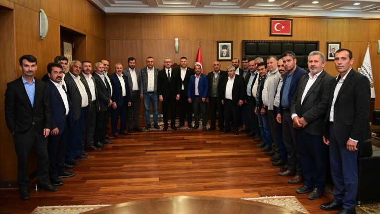 Başkan Güngör Muhtarları makamında ağırladı