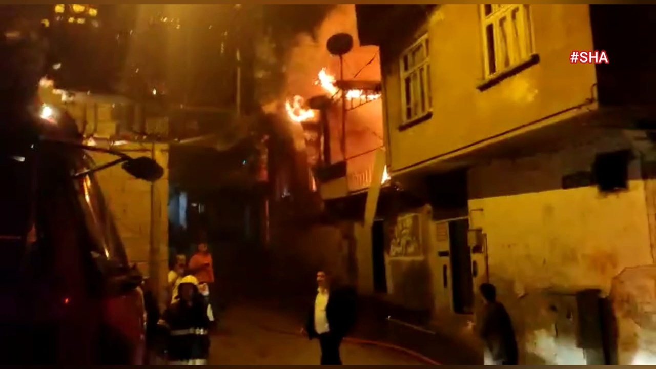 Kahramanmaraş’ta 2 katlı müstakil evde yangın!