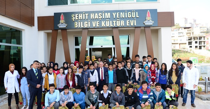 Başkan Mahçiçek; Bilginiz ve özgüveninizle başarılı olacağınıza inanıyorum