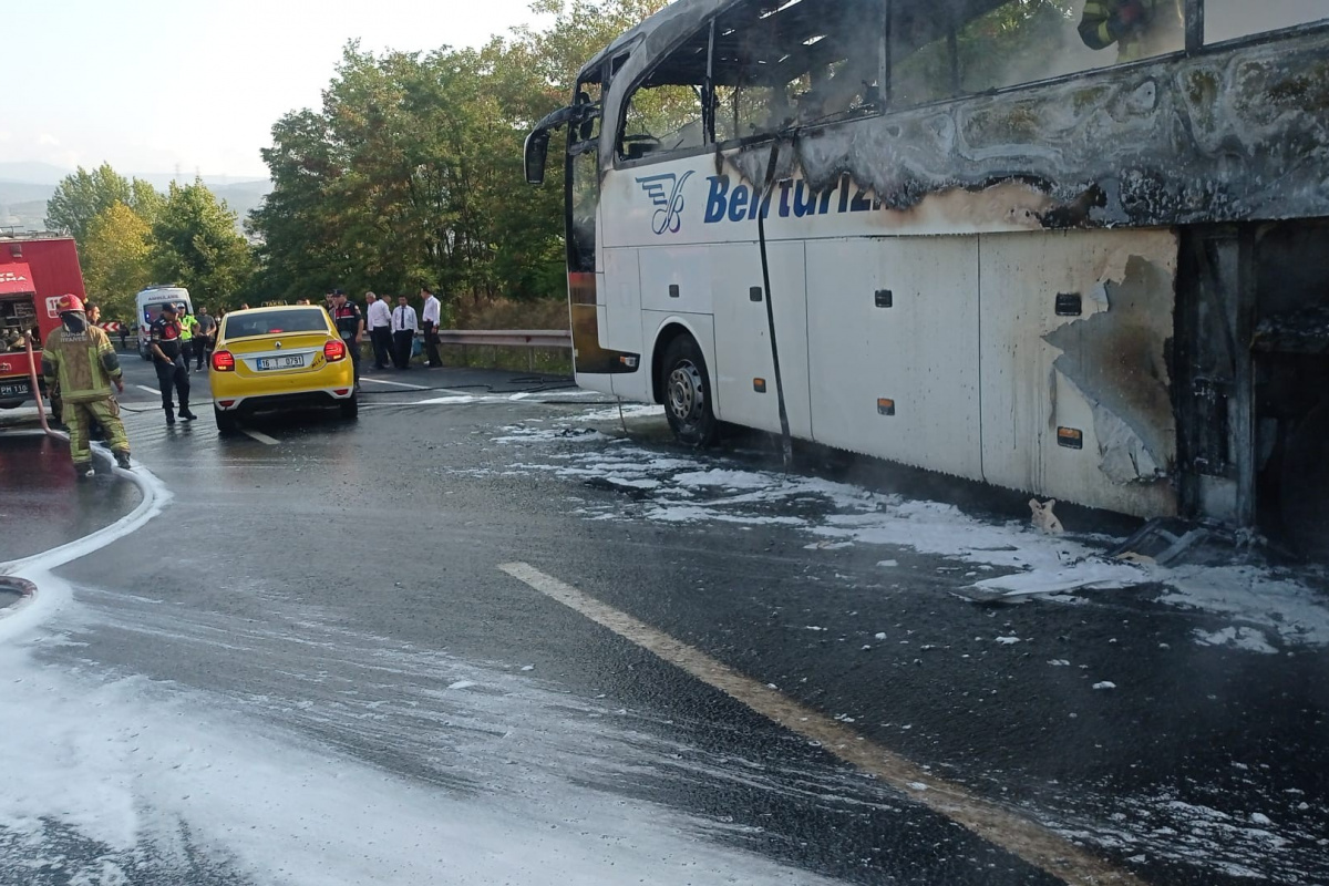 Yolcu Otobüsü ALEV ALEV Yandı!