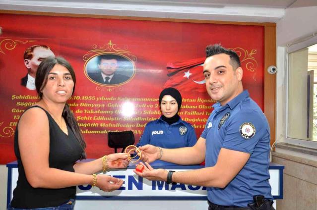 Kahramanmaraş’ta Düşürdüğü 70 Bin Liralık Altınlarına Polis Sayesinde Kavuştu