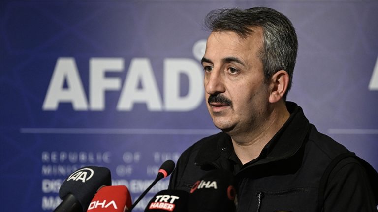 AFAD Başkanı Sezer: Kahramanmaraş merkezli depremlerden şu ana kadar 22 bin 500’e yakın sarsıntı meydana gelmiştir