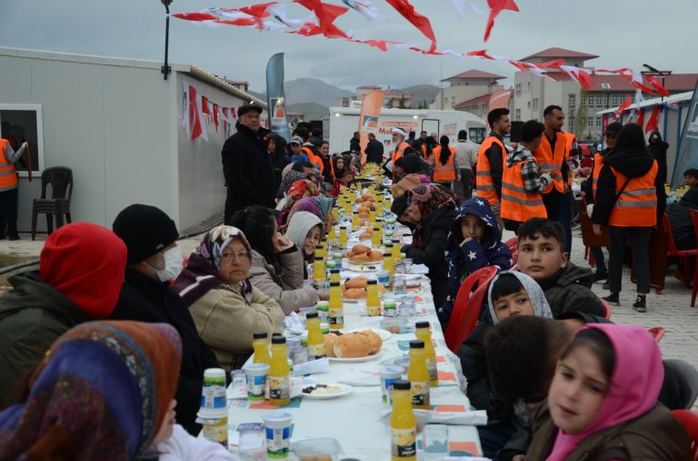 Çekmeköy Belediyesi Afşin’de İftar Programı Düzenledi