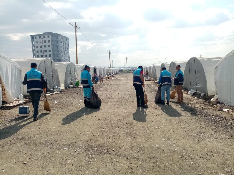 DULKADİROĞLU’NDA ÇEVRE TEMİZLİK FAALİYETLERİ