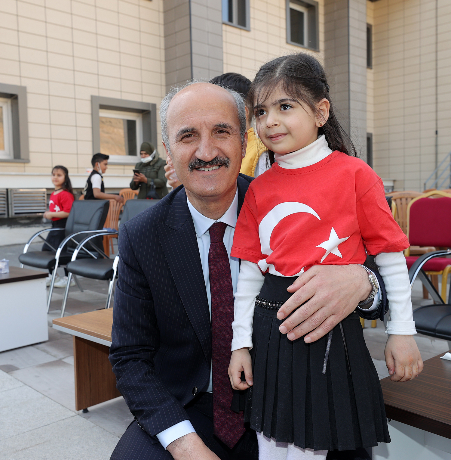 BAŞKAN OKAY’IN 23 NİSAN MESAJI