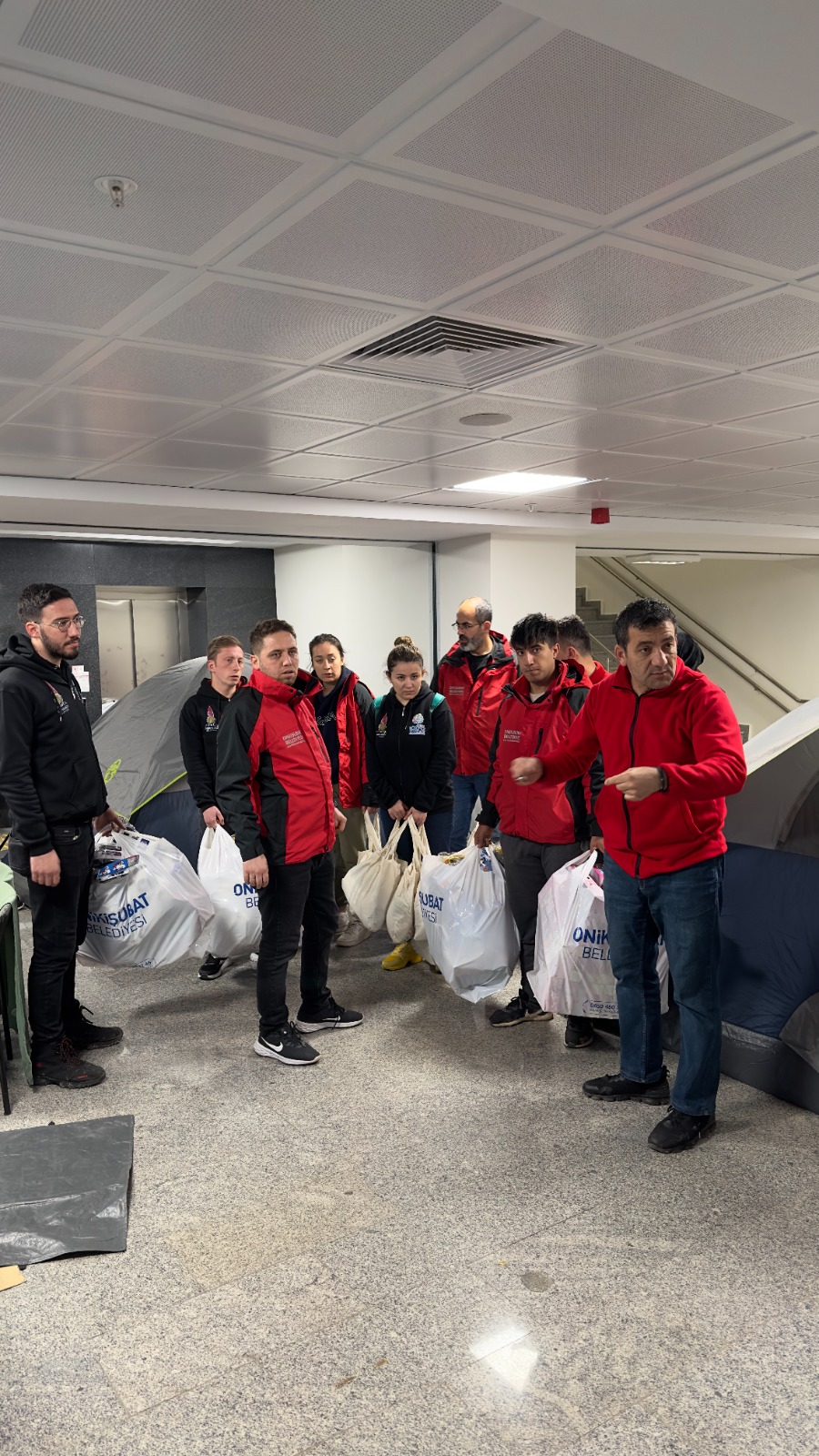 Onikişubat Belediyesi, sosyal yardımlarla yaralara merhem oluyor