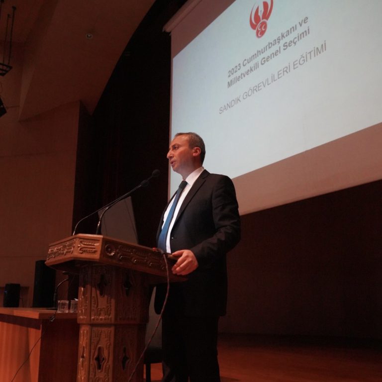 Doç. Dr. Turan Şahin seçim güvenliği ve sadık kurulları eğitimi verdi
