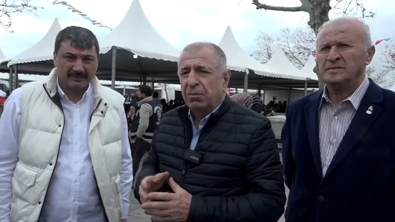 Ümit Özdağ, Kahramanmaraşlı esnaflar için İstanbul’da açılan fuar alanını ziyaret etti