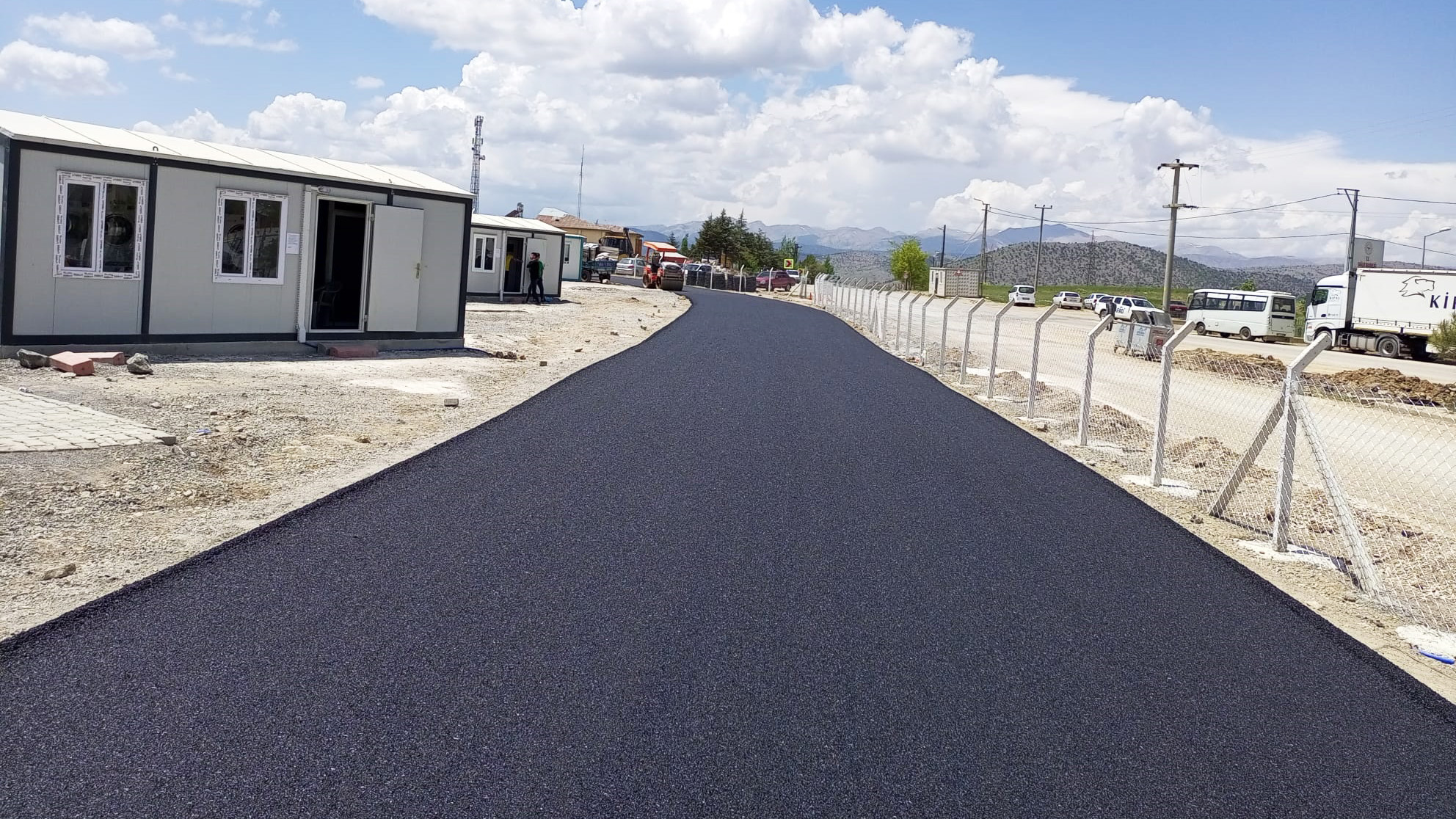 Göksun Konteyner Kent’te Asfalt ve Parke<br>Tamamlanıyor