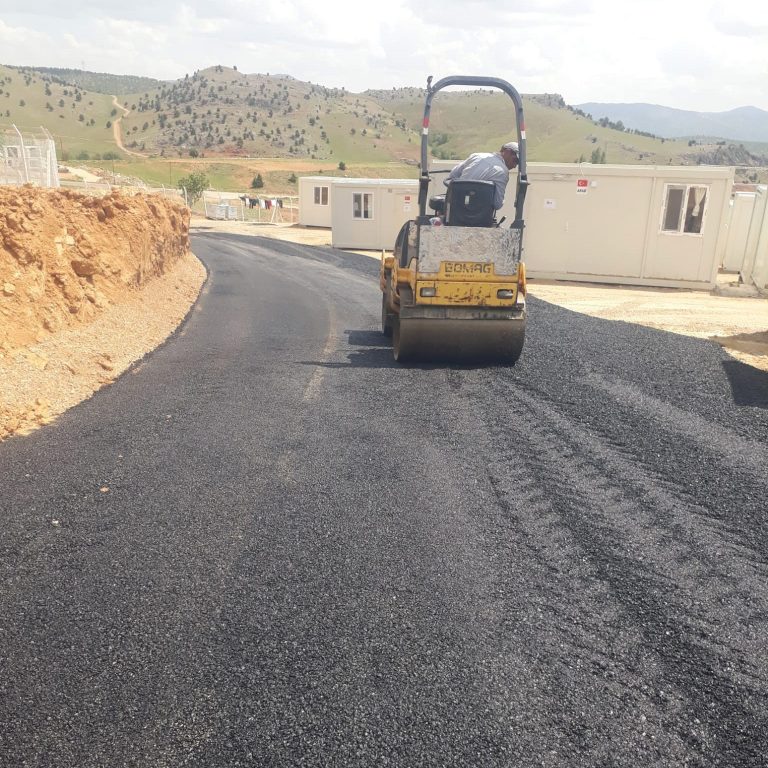 Büyükşehir, Nurhak Konteyner Kent’te Alt<br>ve Üstyapı İmalatını Sürdürüyor