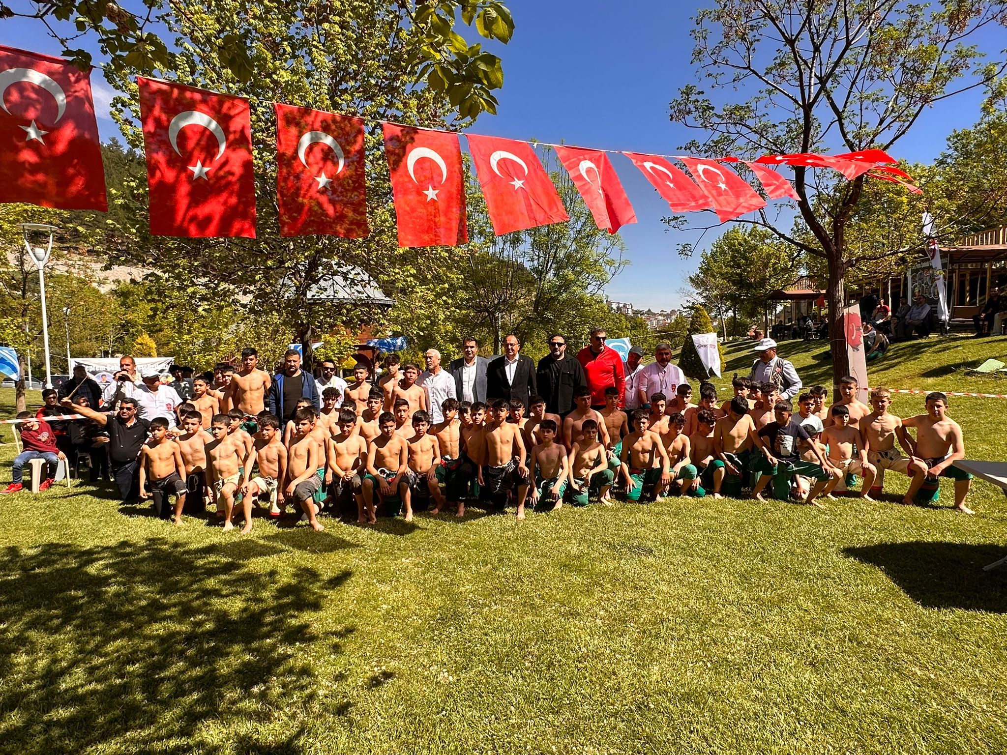 Deprem sonrası pehlivanlar ilk kez er meydanında buluştu