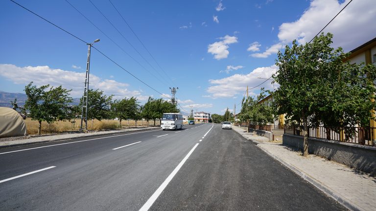 Erkenez’in Ana Caddesi 3 Milyon TL’lik<br>Yatırımla Yenilendi