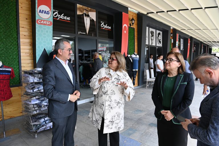 Başkan Güngör; “Esnaf Çarşılarıyla Ticari<br>Hayatı Canlı Tutmayı Hedefliyoruz”