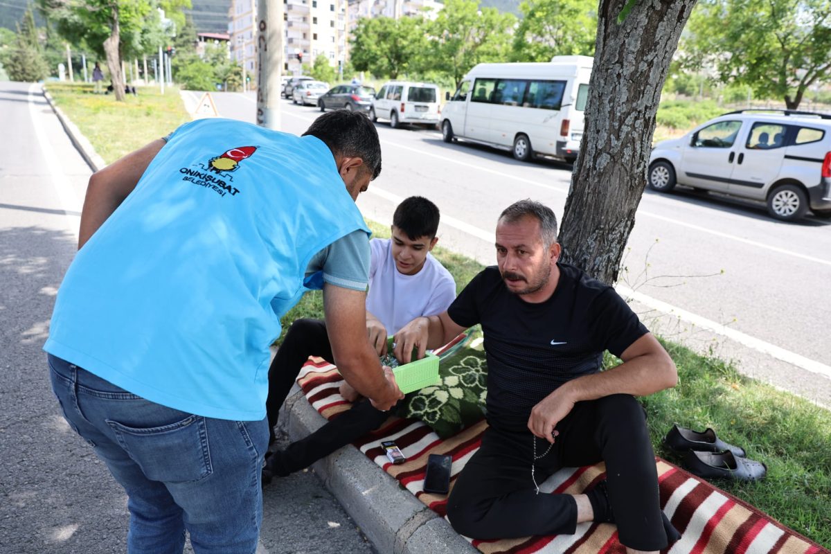 Onikişubat Belediyesi, öğrencilerin ve ailelerinin sınav heyecanına ortak oldu