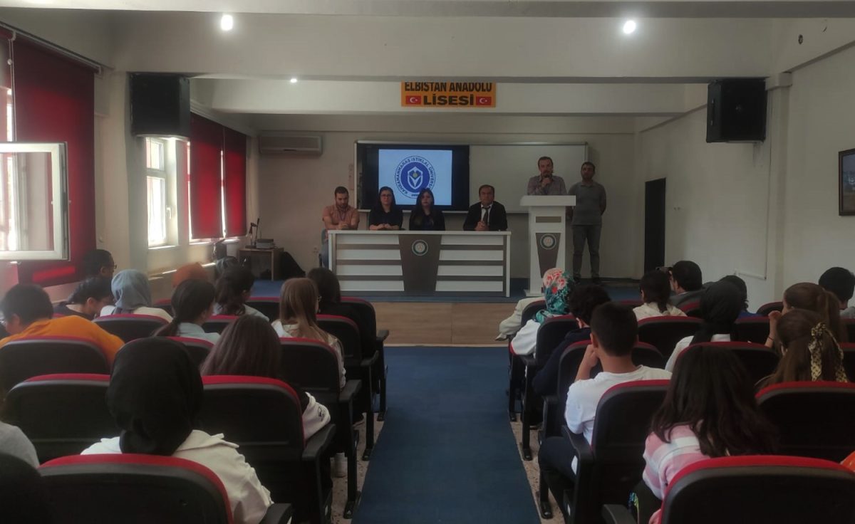 İSTİKLAL ÜNİVERSİTESİ BÖLÜM VE PROGRAMLARI ADAY ÖĞRENCİLERE TANITILDI