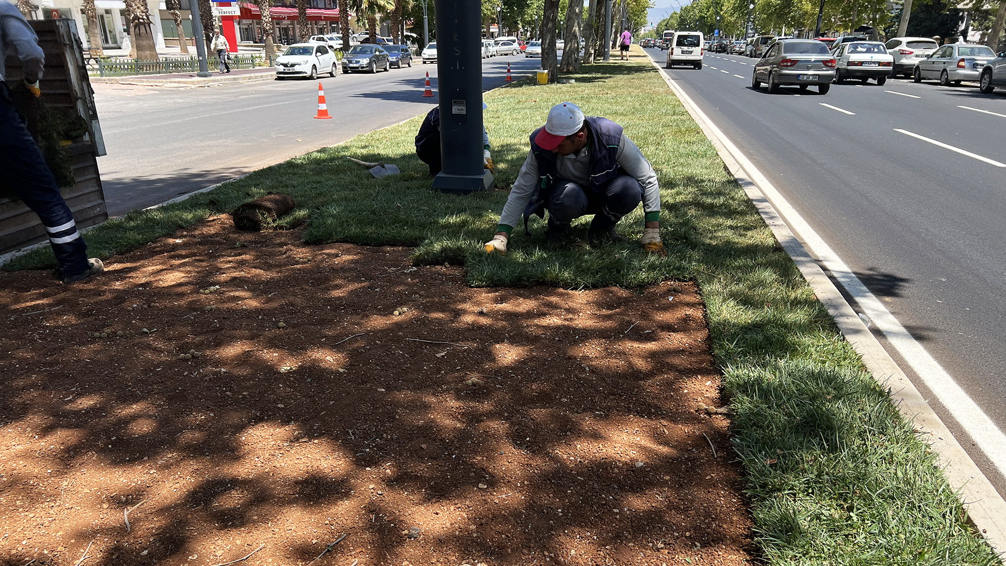 Binevler Cadde Yenileme Projesinde<br>Asfalta Geçildi