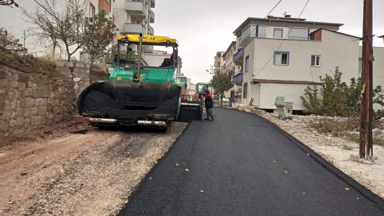 Büyükşehir, Pazarcık’ta Ulaşım Yatırımlarını Sürdürüyor