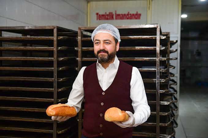Halk ekmek üretimi genişleyerek ücretsiz olarak devam edecek