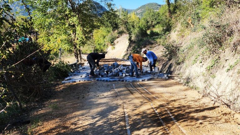 Büyükşehir, Andırın Kırsalında Yol Yenilemelerini Sürdürüyor