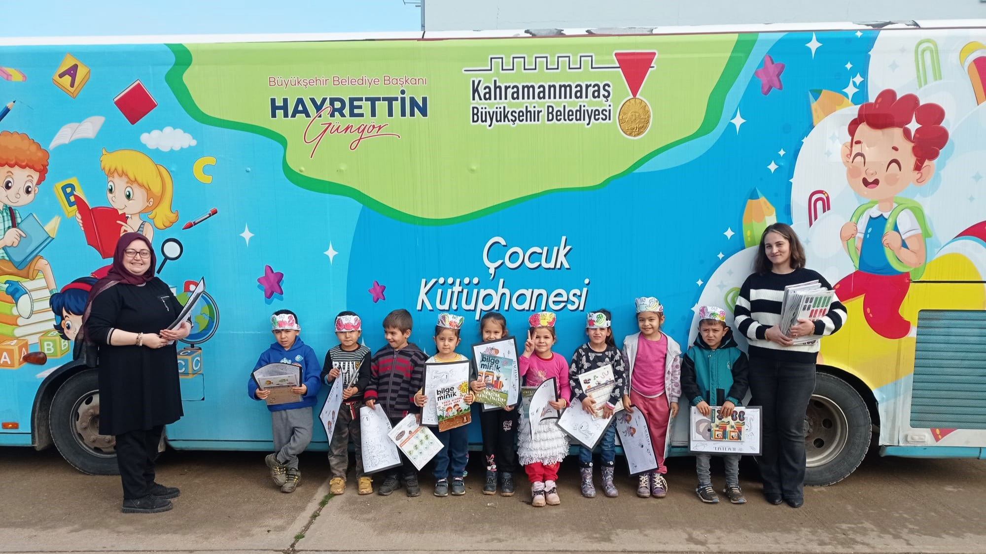 Büyükşehir’in Mobil Çocuk Kütüphanesi Ziyaretlerini Sürdürüyor