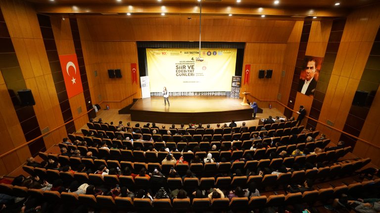 Uluslararası Kültür Etkinliğinde Şiir Şöleni