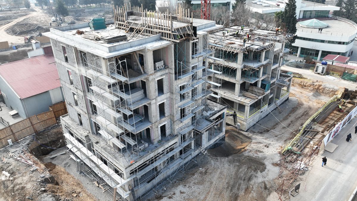 Hükümet Bulvarı’nda Yeni Yapılar Yükseliyor