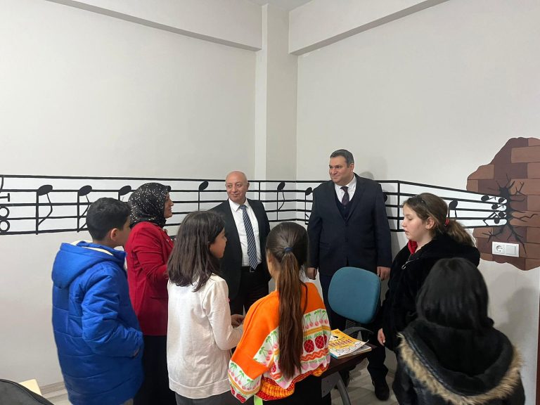 KİÜ Yeşilay Topluluğu’ndan Yetim Koordinasyon Merkezine Kitap Bağışı