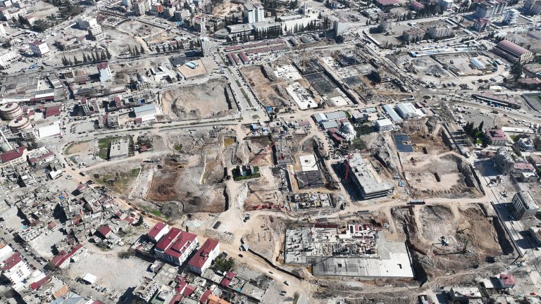 Şehir Merkezinde Kentsel Tasarım Projesi İnşası Hızla Devam Ediyor