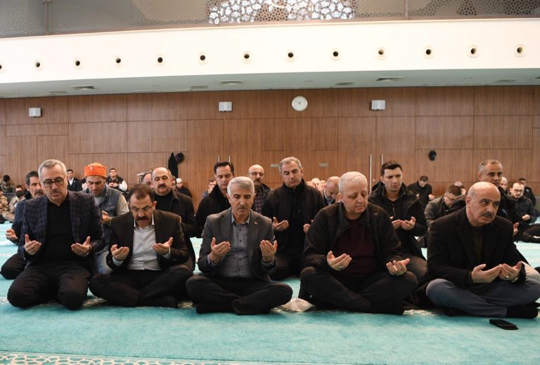 Depremde Hayatını Kaybeden Vatandaşlar Dualarla Yâd Edildi