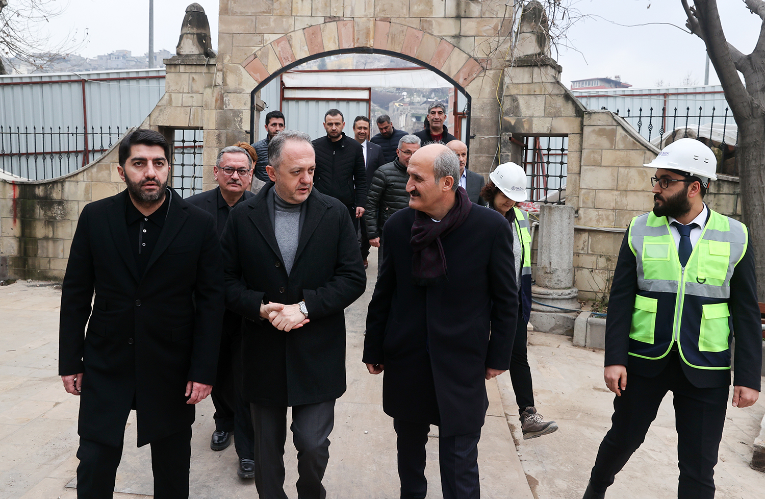 Başkan Okay, Bakan Yardımcısı Yazgı İle Tarihi Yapılarda İncelemelerde Bulundu