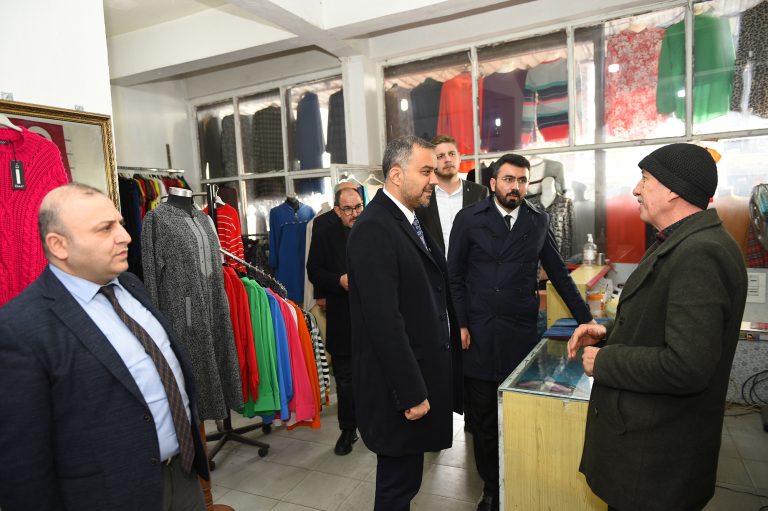 Başkan Adayı Toptaş, Piri Reis Mahallesi’nde Esnaf ve Vatandaşlarla Buluştu